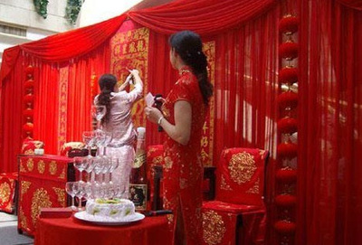 南京展出80多份老婚书 七夕将至让婚书见证爱情